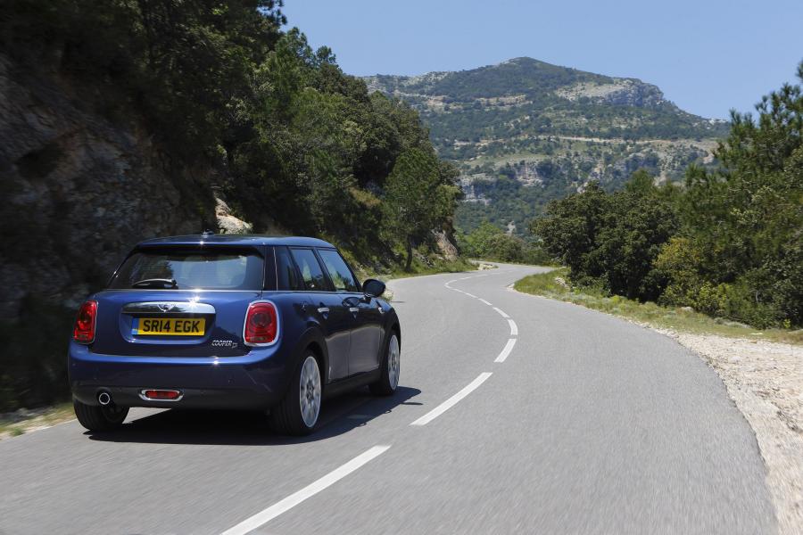  Mini Cooper D 5-Door 2014 года  (UK) (фото 22 из 68)